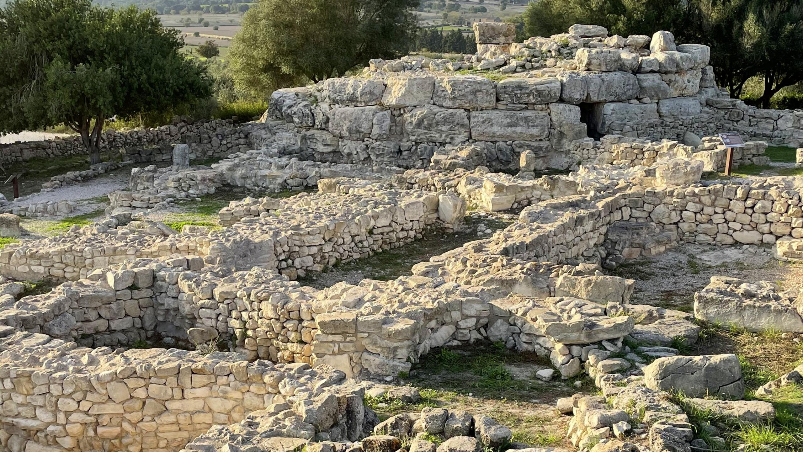 Talayotické sídliště Son Fornés, Mallorca